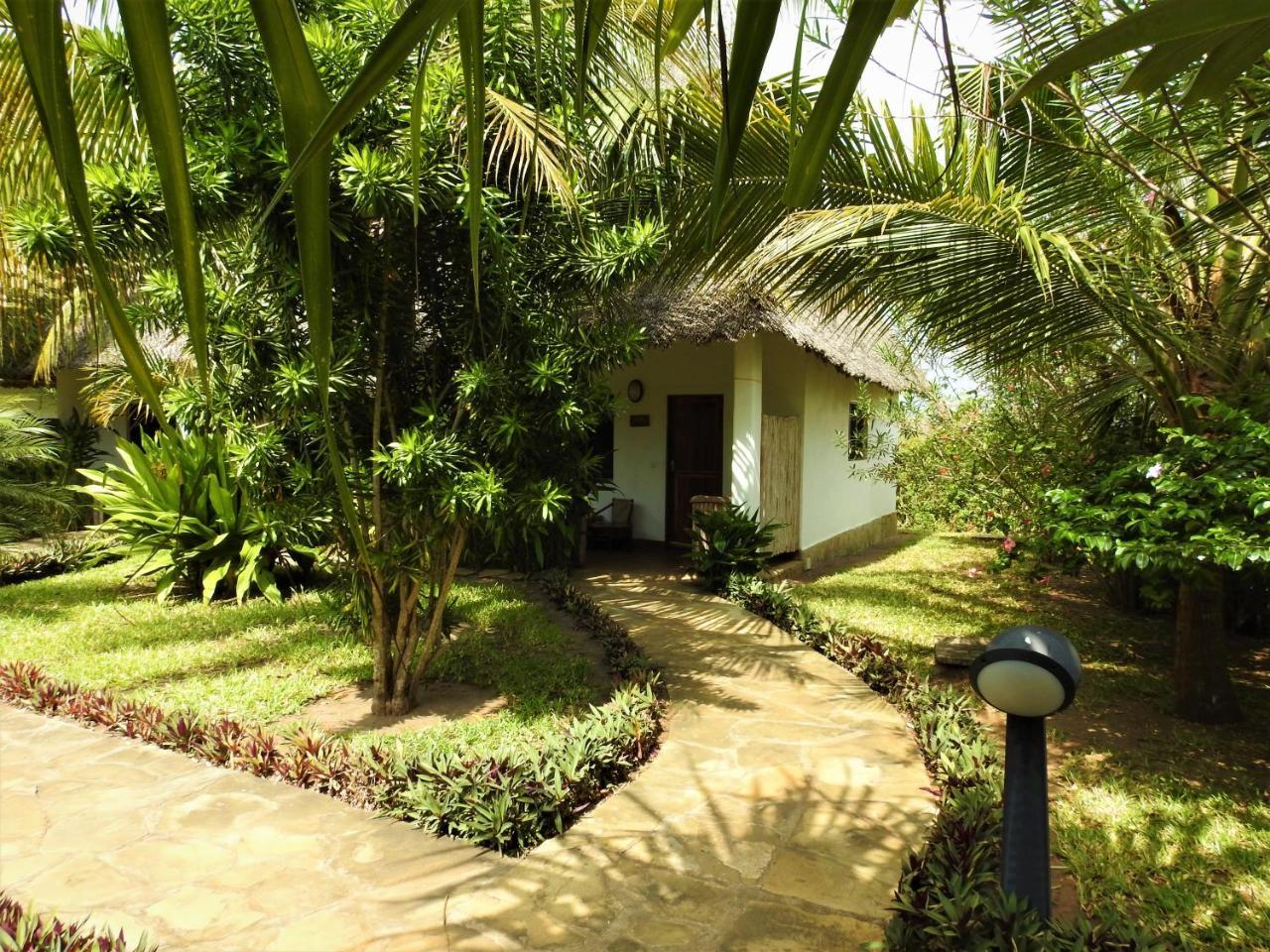 Sheba Cottages - Diani Beach Dış mekan fotoğraf